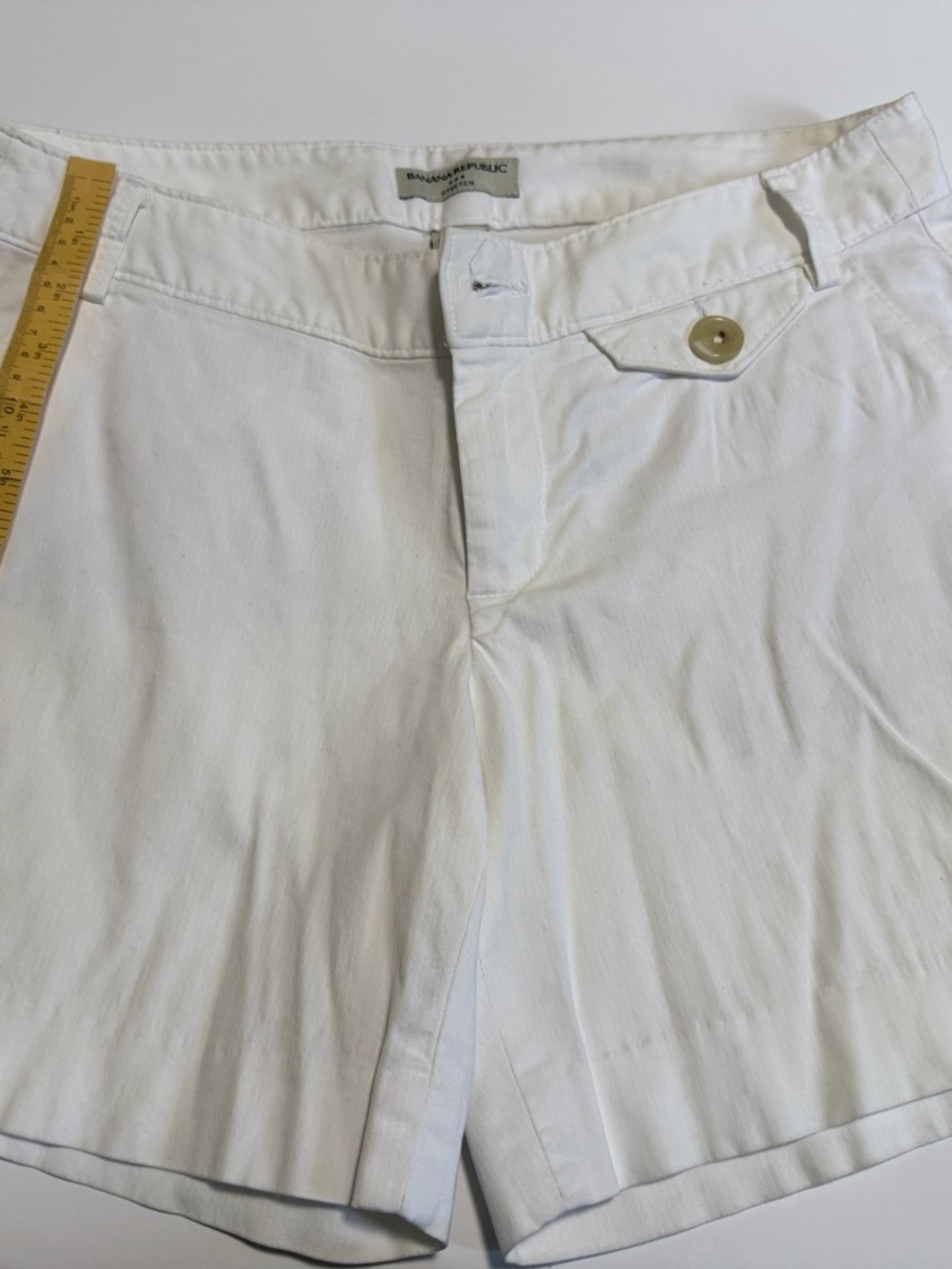 Banana Republic White Flat Front Women’s Shorts